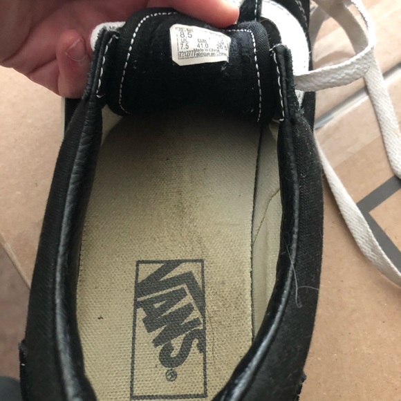 Men’s vans size 8.5 - Picture 4 of 4